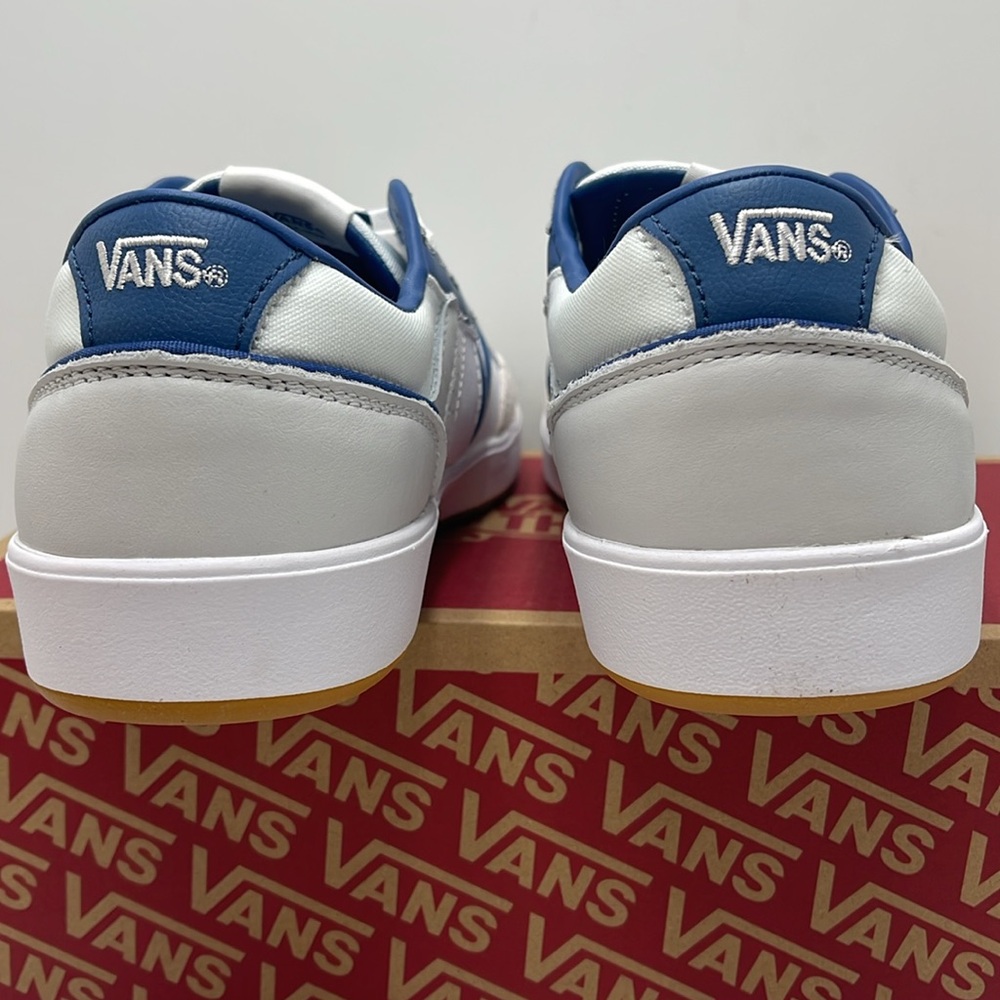 Vans Men’s Lowland Cc Jmp R
Court Navy/White
VN0007P2NAV
Sneakers - Picture 13 of 16